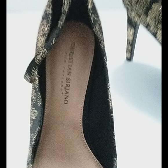 Delicate Lace Pump (NWOT) - Picture 5 of 12